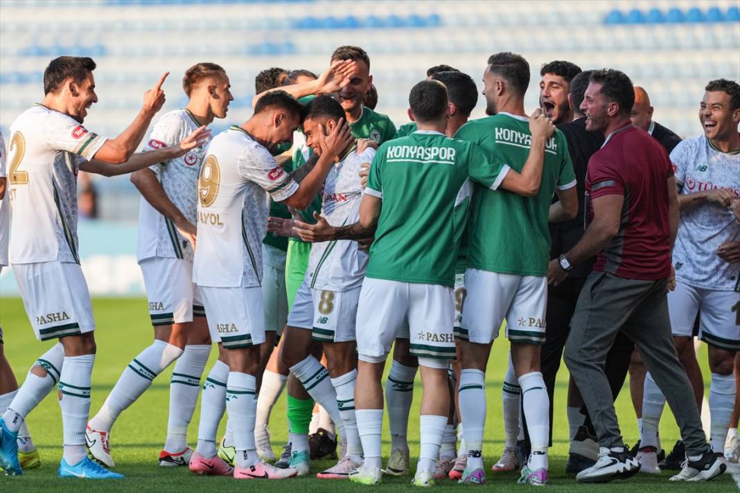 Konyaspor ilk maçında nefes kesti! İşte o anlar 9